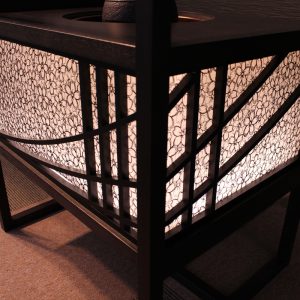 絹シェードのLED照明が美しい絹ガラス製ティーテーブル立礼台