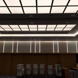 京阪サウザンドホテル大宴会場の光天井に伊と幸の絹障子