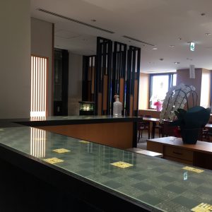 絹ガラス金彩のテーブル天板